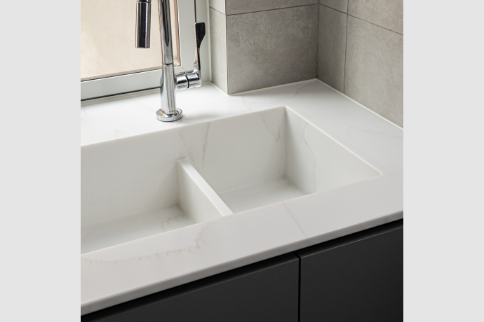 TAILOR-MADE SINK With Staron color VC110 Table Countertop 檯面與星盤同色一體盤